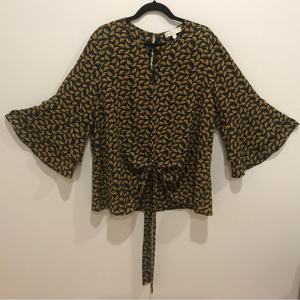 Suzanne Betro Bell Sleeve, Tie Front Top (1X)